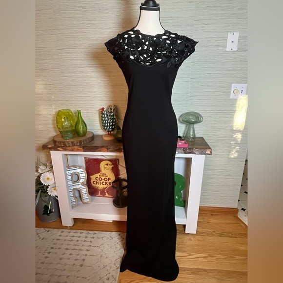 Designer Black Embroidered-Yoke Formal Column Gown Dress Sz 4 $995 Josie Natori - Picture 6 of 7